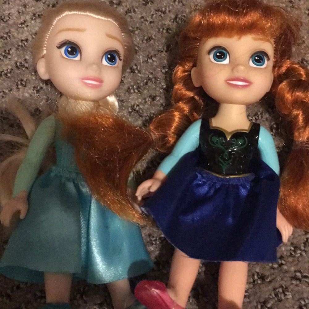 Two super cute miniature frozen dolls